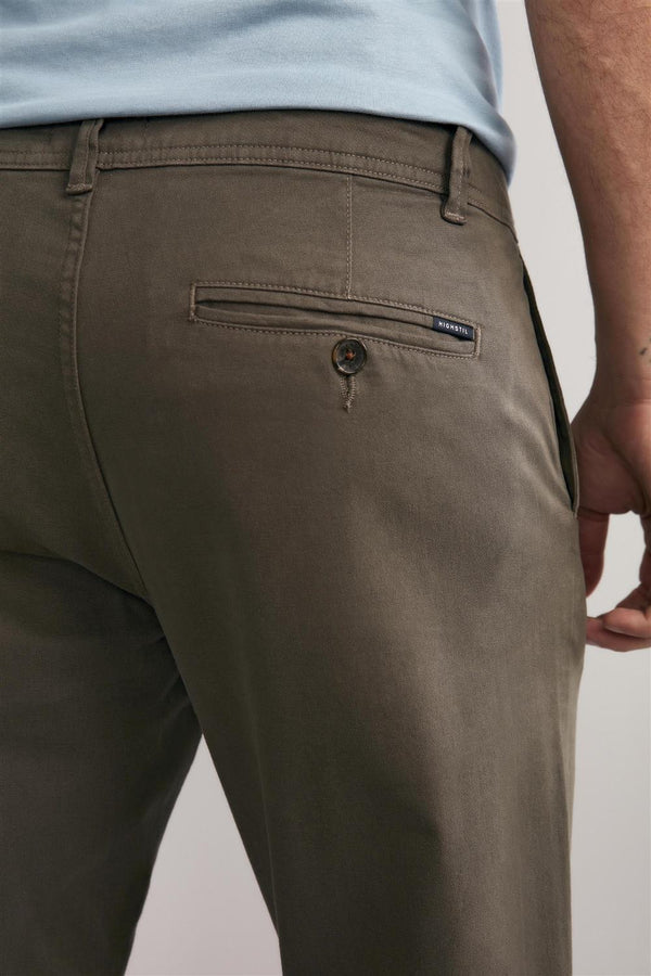 Calça Chino Comfort - Marrom