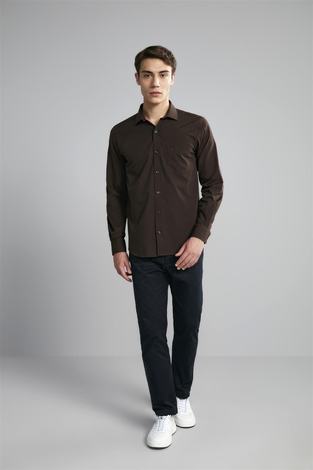 Camisa Manga Longa com Bolso Fio Tinto Classic Fit