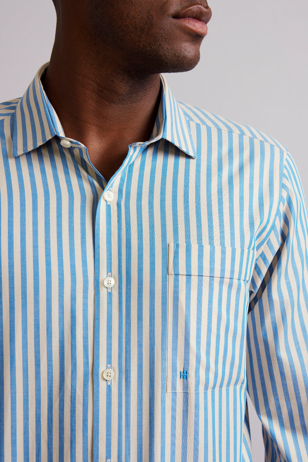 Camisa com Bolso Comfort