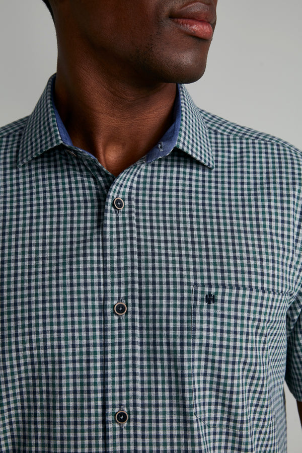 Camisa Manga Curta com Bolso Comfort Listrada - Verde