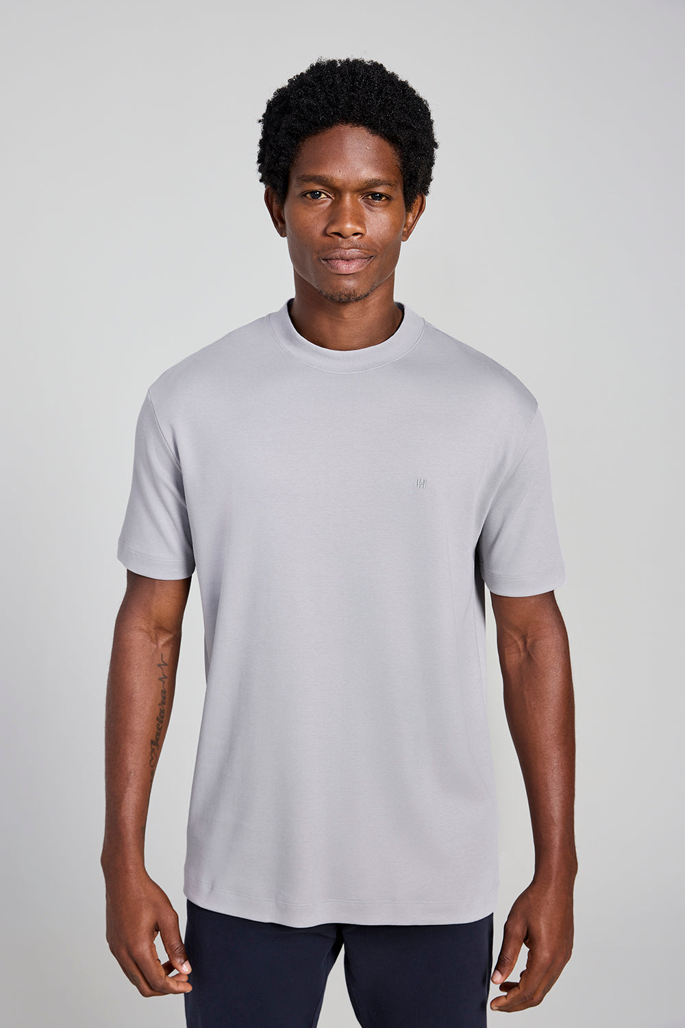 Camiseta Gola Média Comfort