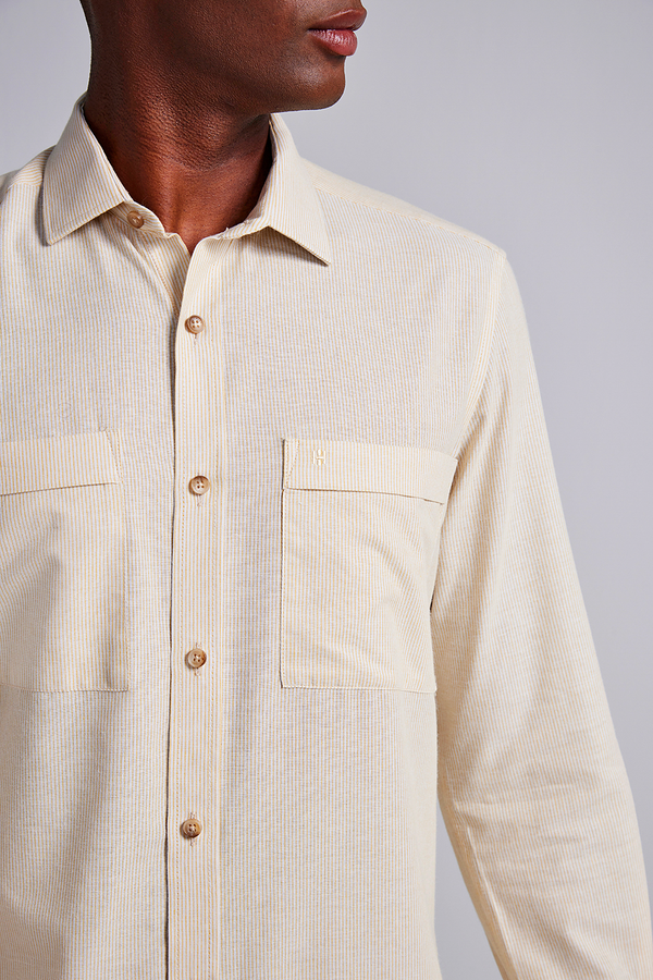 Camisa com Bolso Comfort Listrada - Amarelo