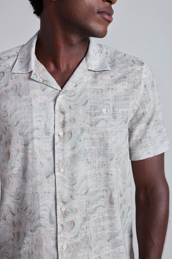 Camisa Manga Curta Estampada Comfort - Bege Areia