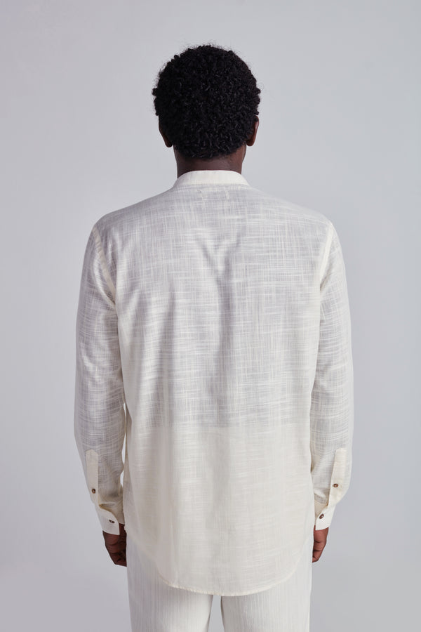 Camisa com Bolso Gola Padre Slub Comfort - Bege