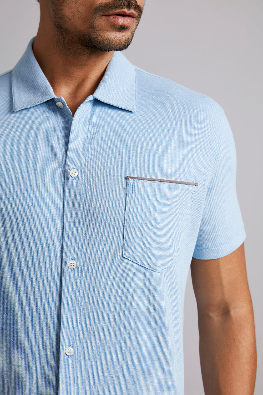 Camisa Manga Curta com Bolso Lisa Piquet Slim Fit