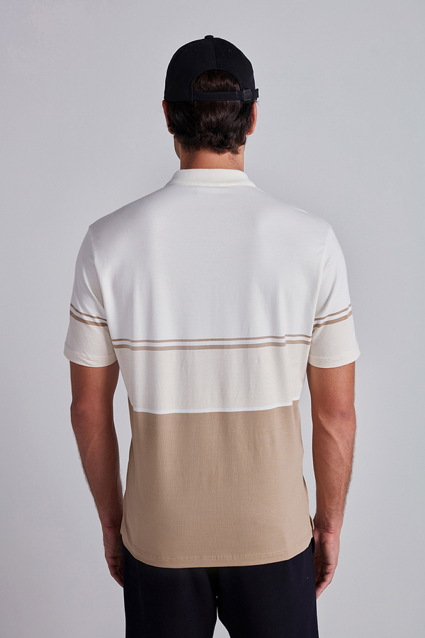 Camisa Polo com Bolso Malha Comfort - Bege