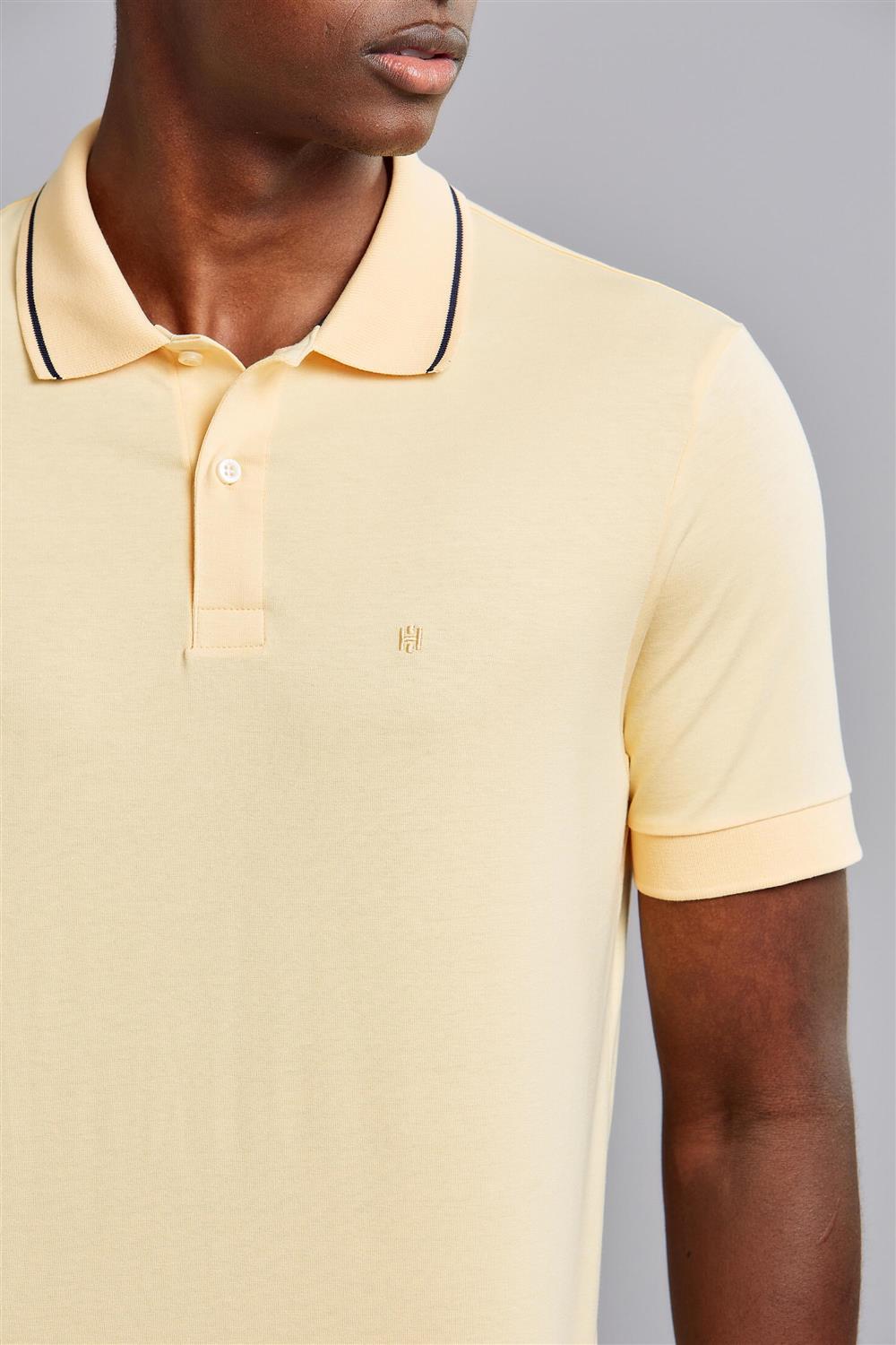 AMARELO