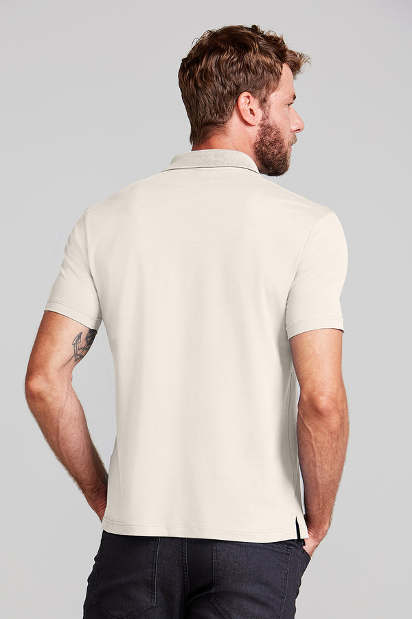 Camisa Polo Básica com Bolso Malha Premium Comfort - Bege