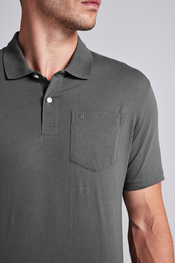 Polo Manga Curta com Bolso Comfort Malha Básica - Cinza
