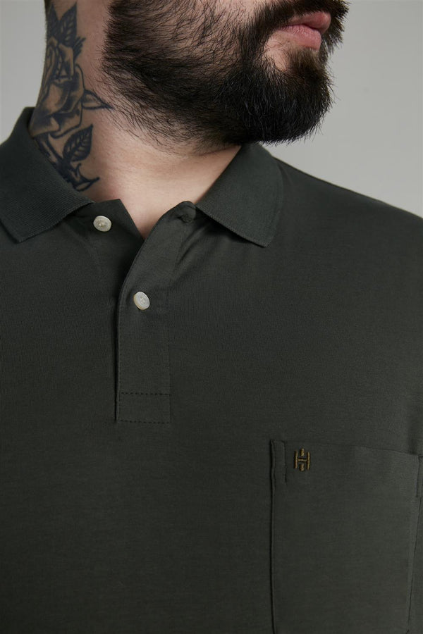 Polo Manga Curta com Bolso Comfort Malha Básica - Verde Escuro