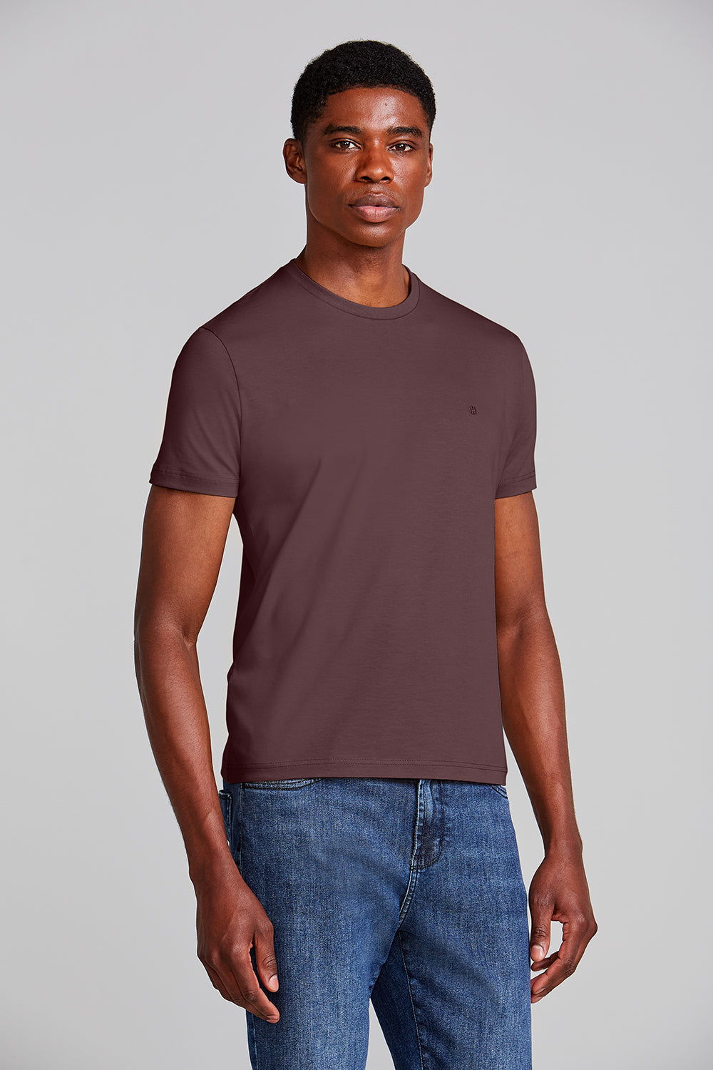 Camiseta Básica Malha Premium Slim Fit