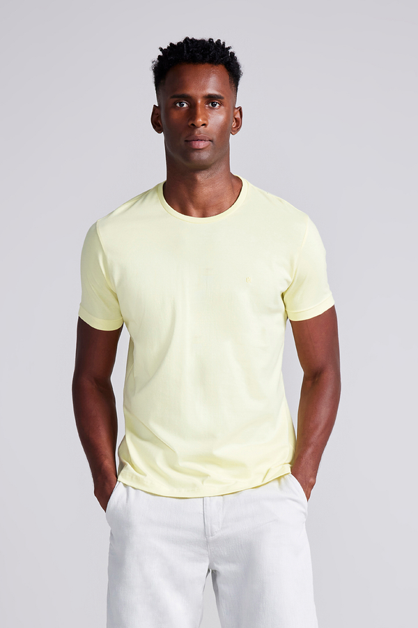 Camiseta Manga Curta Malha Básica Slim Fit - Amarelo Manteiga