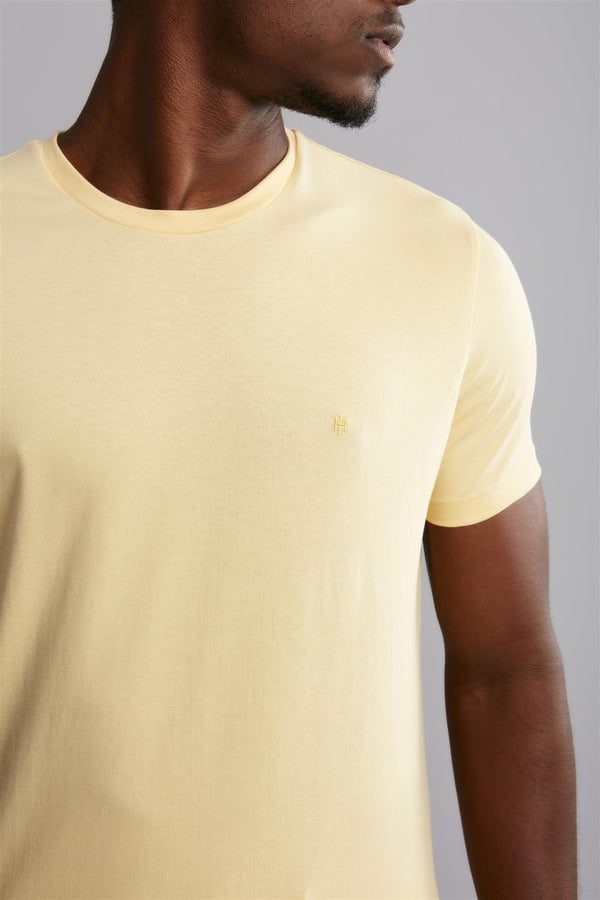 Camiseta Manga Curta Malha Básica Slim Fit - Amarelo