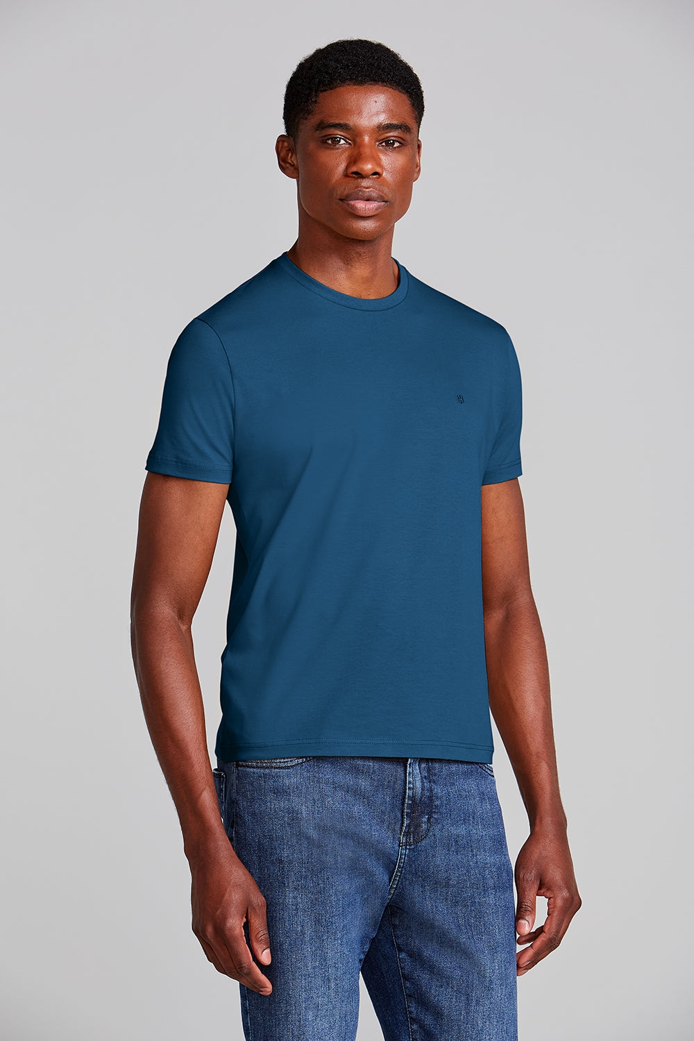 Camiseta Básica Malha Premium Slim Fit