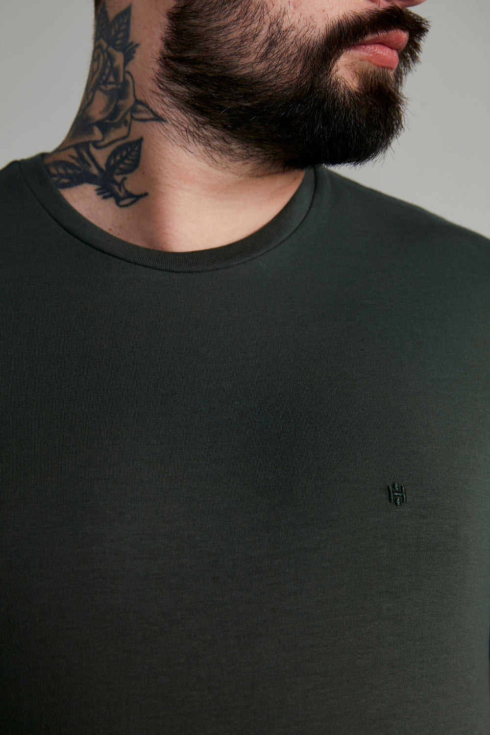 Camiseta Básica Malha Premium Slim Fit