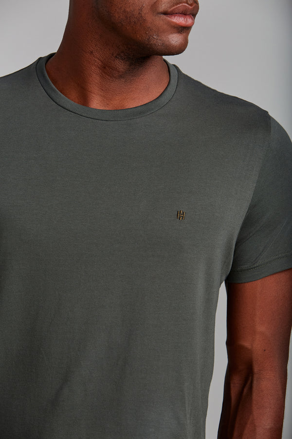 Camiseta Manga Curta Malha Básica Slim Fit - Verde Escuro