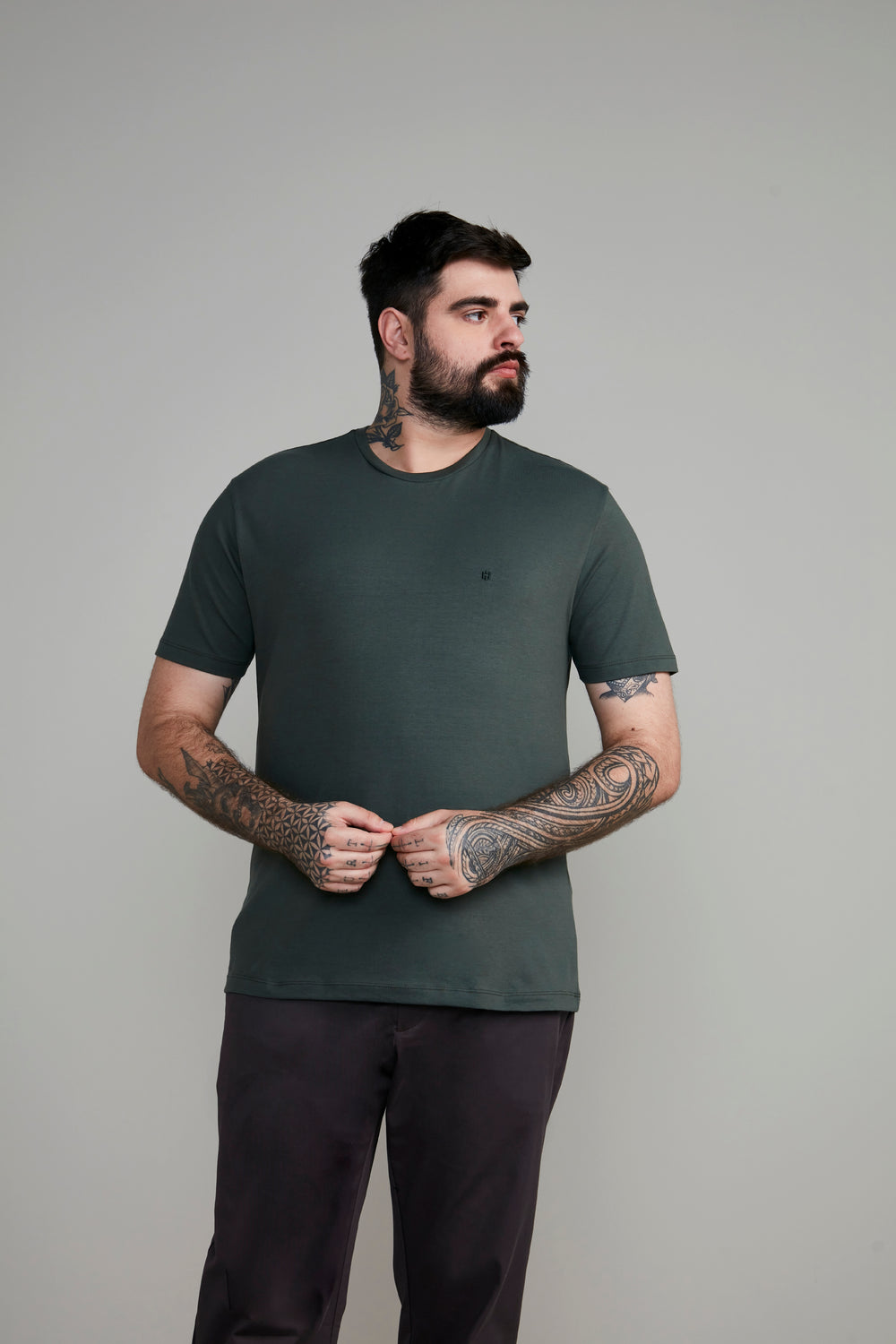 Camiseta Básica Malha Premium Slim Fit