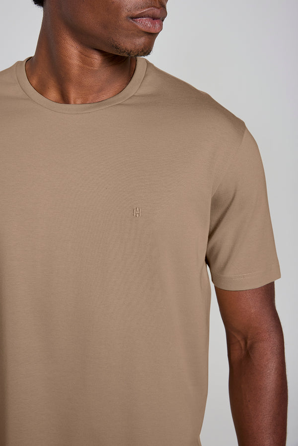 Camiseta Manga Curta Comfort Malha Básica - Marrom