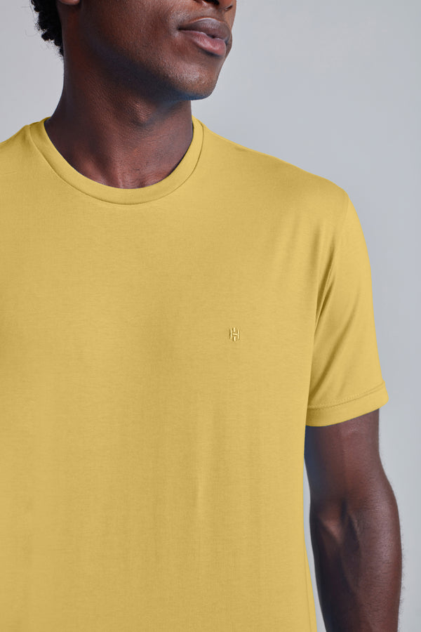Camiseta Manga Curta Comfort Malha Básica - Amarelo