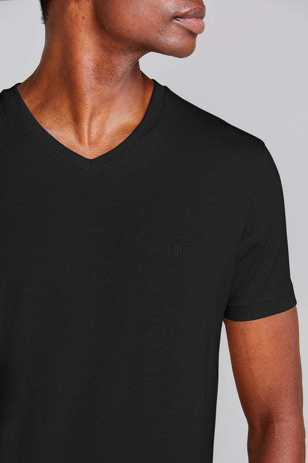 Camiseta Manga Curta Básica Malha Slim Fit - Preto