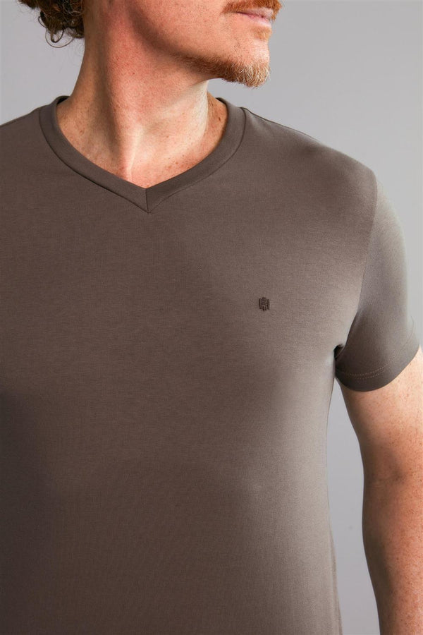 Camiseta Manga Curta Básica Malha Slim Fit - Marrom
