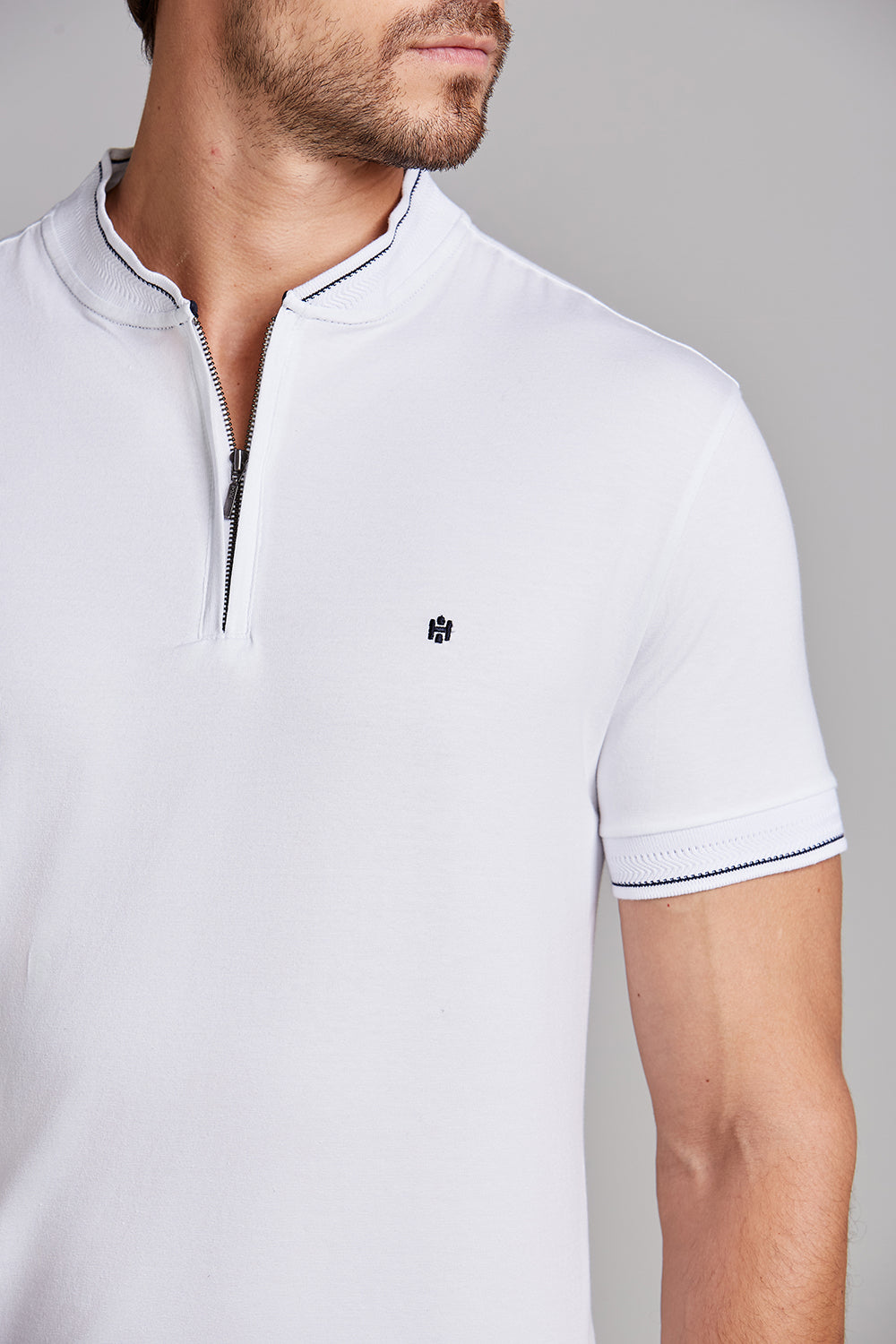 Polo Manga Curta com Zíper Básica Malha Slim Fit